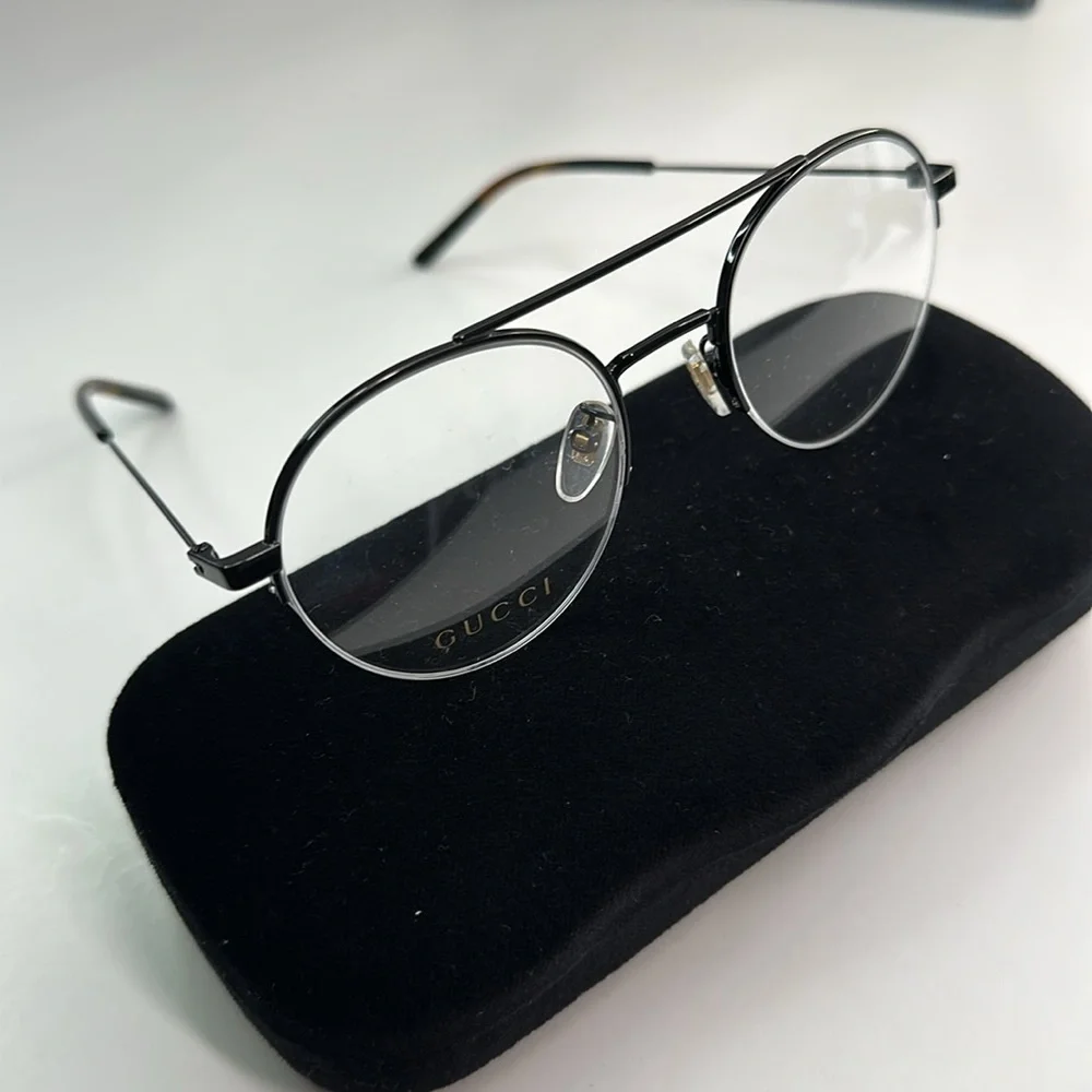 New Gucci GG0682O Oval/Round Eyeglasses – Sleek Metal and Injection Frame Men